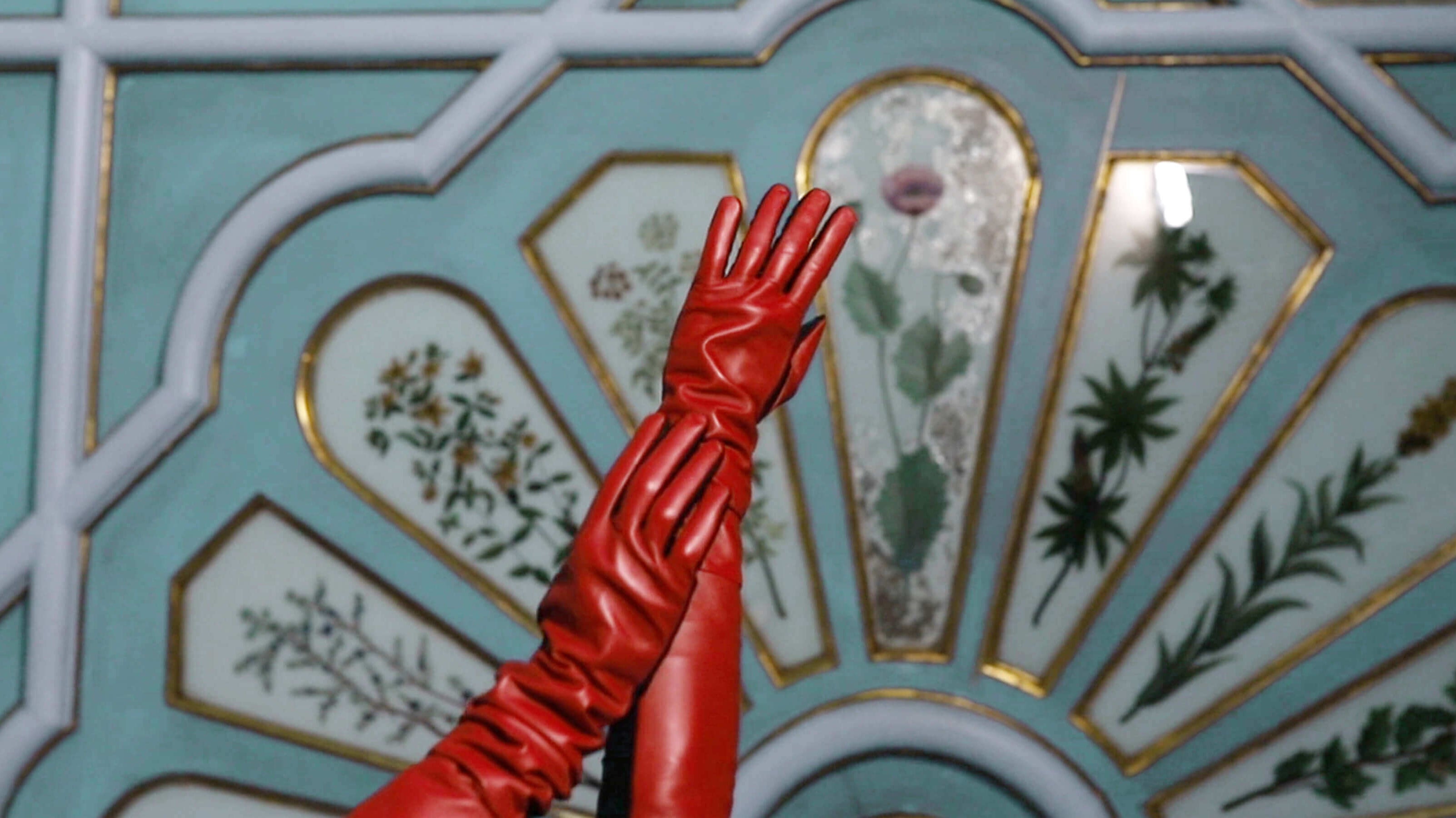 I anledning af Valentine’s Day har vi håndplukket nogle af vores mest ikoniske designs, og iklædt dem det smukkeste røde og rosa farvenoter.