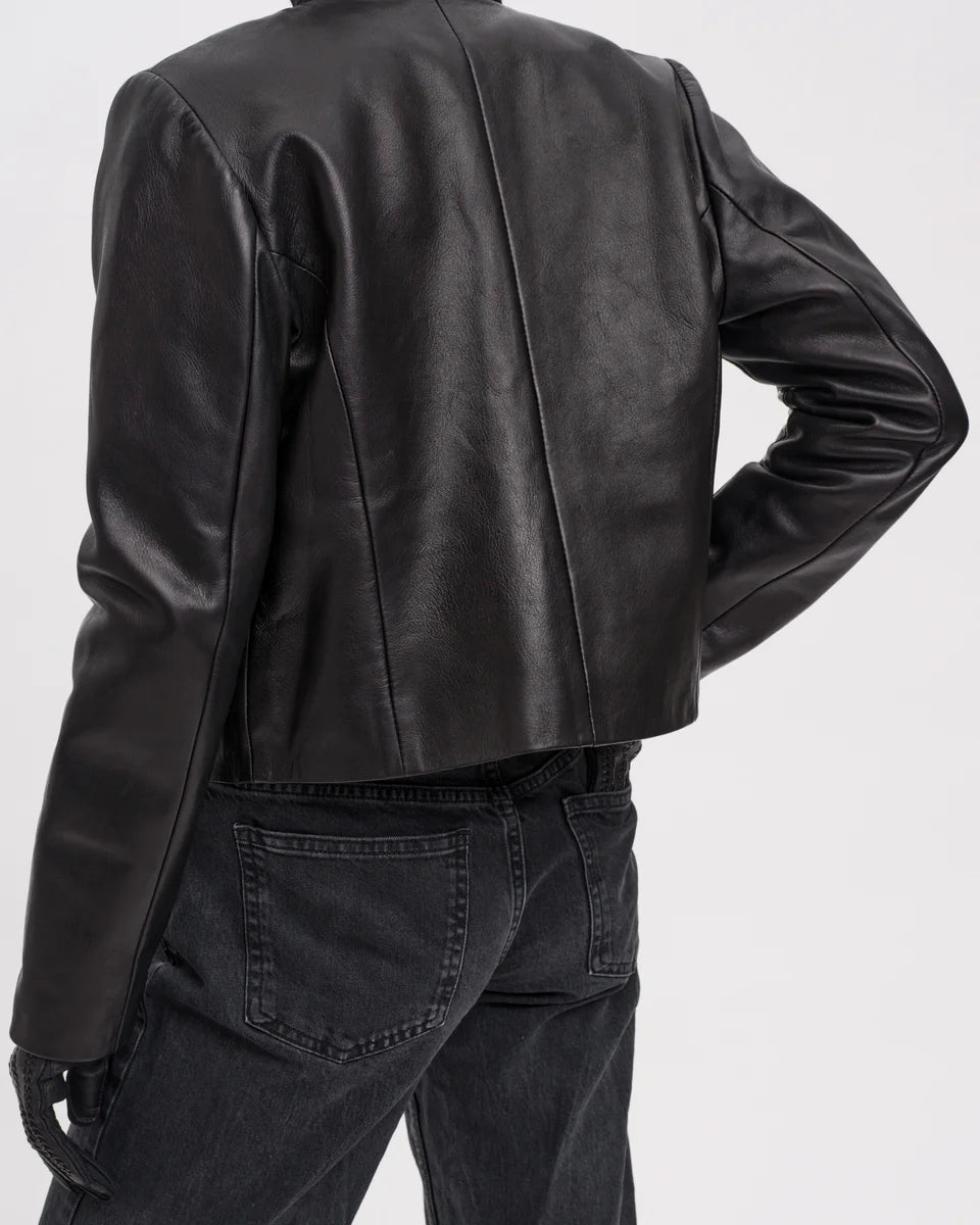 Honoring traditional craftsmanship, the Anna Classic Jacket is both timeless and elegant - a true forever piece.