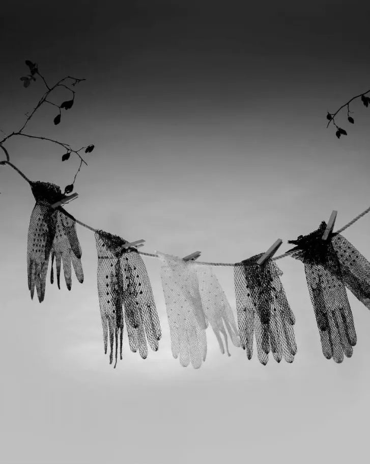 The timeless and elegant women’s lace gloves Dorothea from RHANDERS.