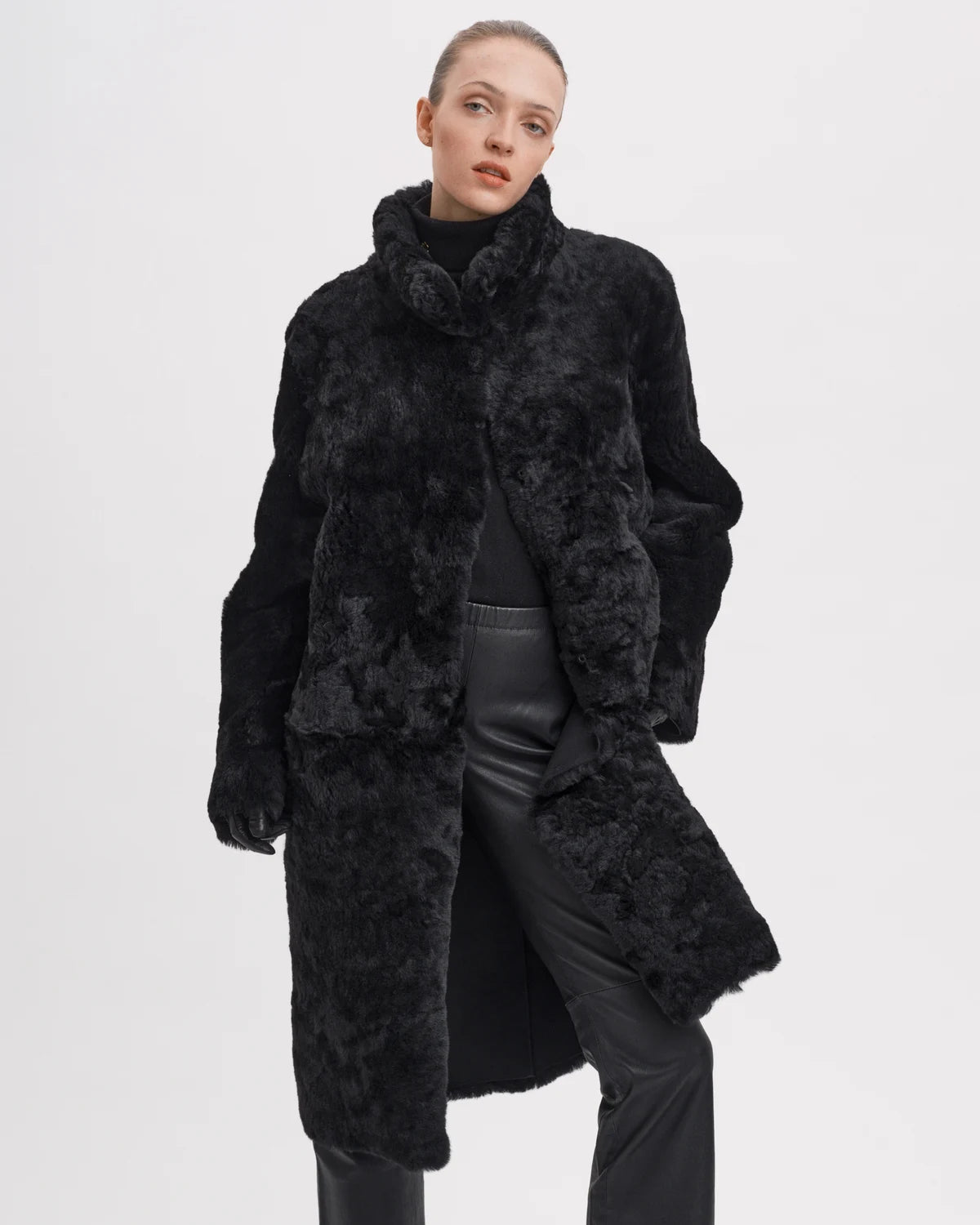 Handcrafted in Denmark, the Helena Coat from RHANDERS is a modern edition of our iconic shearling jackets and tribute to Danish design.