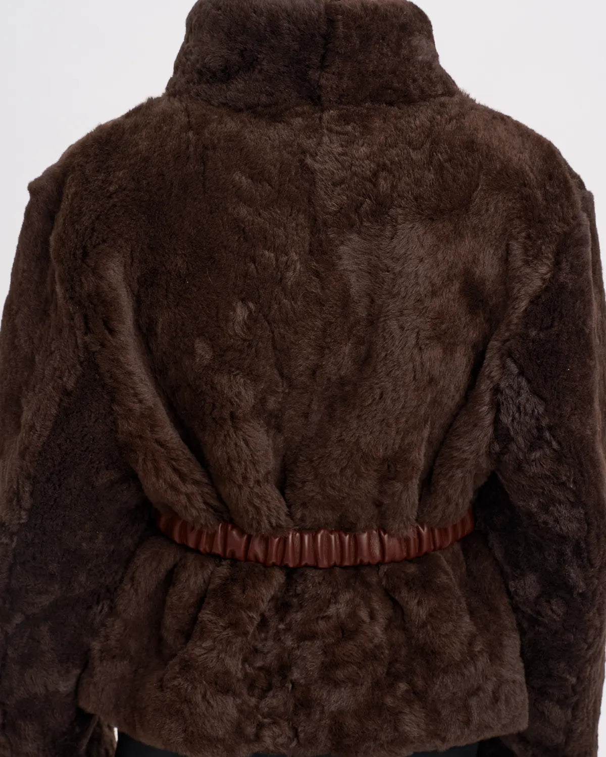 Den stilfulde og behagelige "Helena jakke" fra RHANDERS, produceret i det fineste, islandske rulam. Lavet i Danmark.