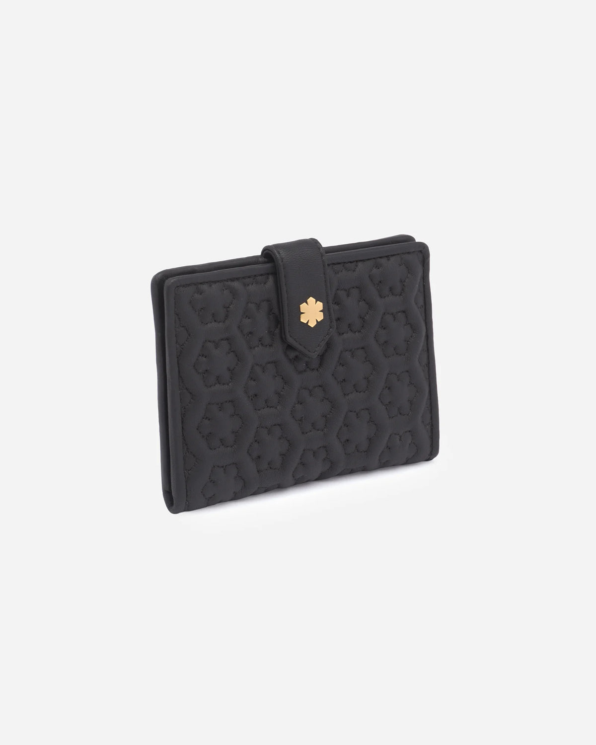 From RHANDERS, the Isabella Passport Holder is designed to be a passholder holder or everyday purse.