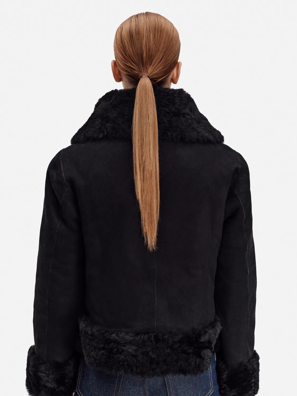 Pilot Jacket - Rulam er fremstillet i hånden på vores atelier i Randers, Danmark. Pilot Jacket er fremstillet af det fineste islandske rulam med detaljer som forgyldte Kalmus lynlåse, RHANDERS.
