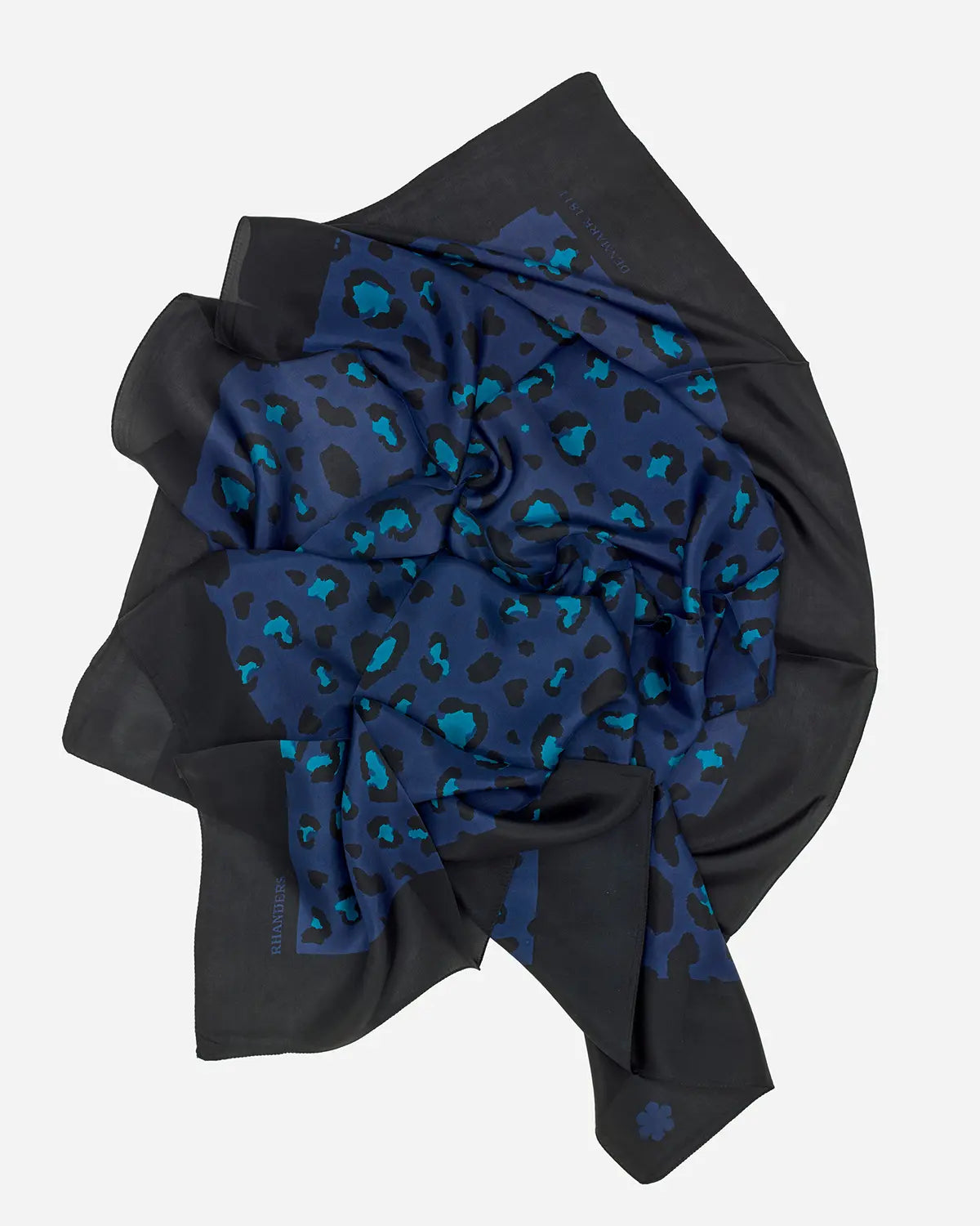 The Alfi Scarf for women is made of 100% silk.