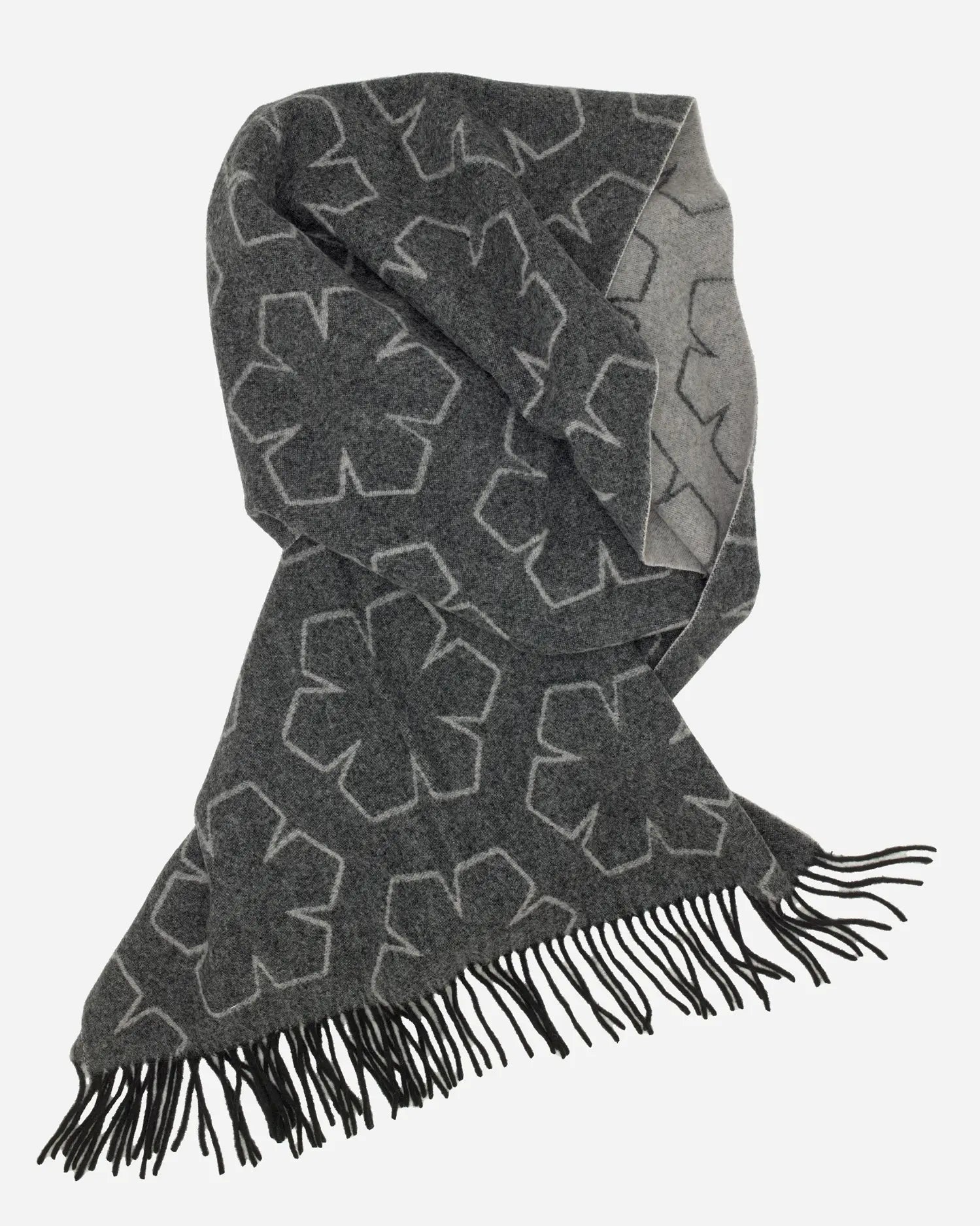 Astrid Tørklædet måler 220 x 60 cm.