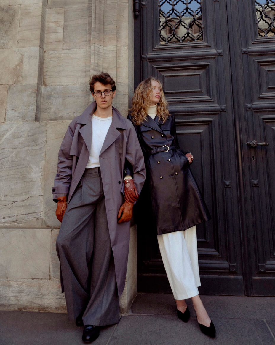 Elegant and classic driving gloves from RHANDERS, yet ultra-modern with touch technology and an adjustable open and close fit.