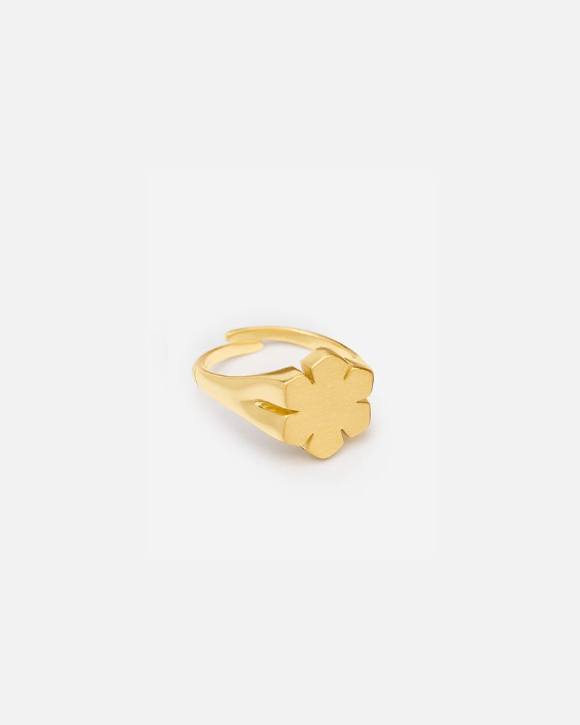 Gold pleated, chunky and adjustable ring, which fits the every day look as well as a powerful statement for the less-is-more outfit