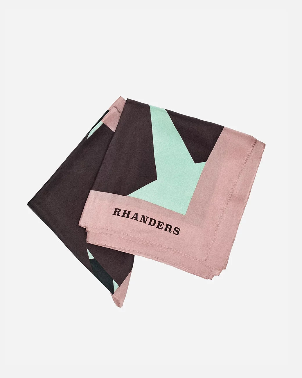 The Grand Kalmus women’s scarf is available in two sizes: Small (45 x 45 cm) and Large (90 x 90 cm).