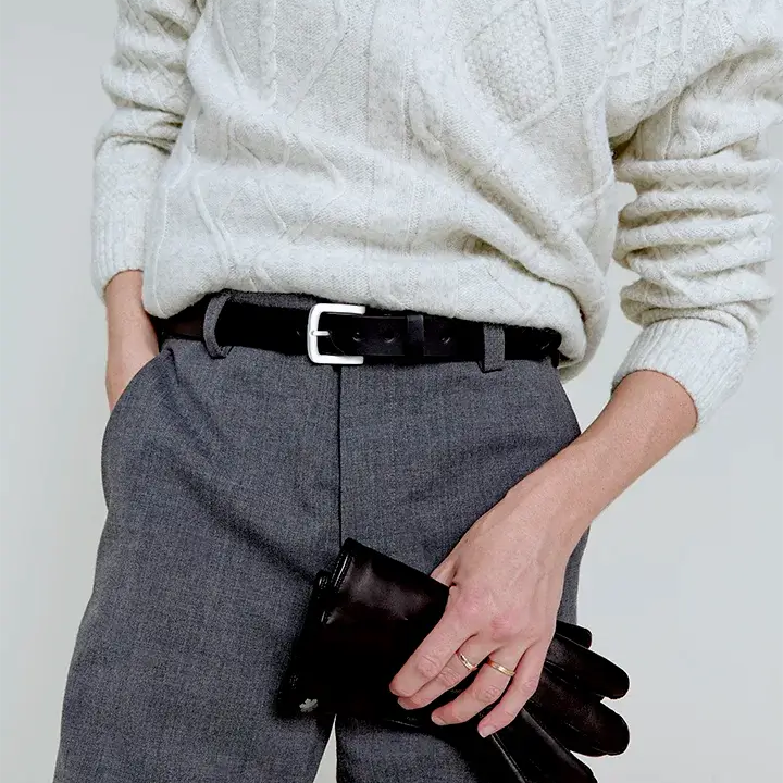 Simple and elegant unisex belt in Italian leather with 925 sterling silver pleated buckle, made by hand at our RHANDERS atelier in Denmark.