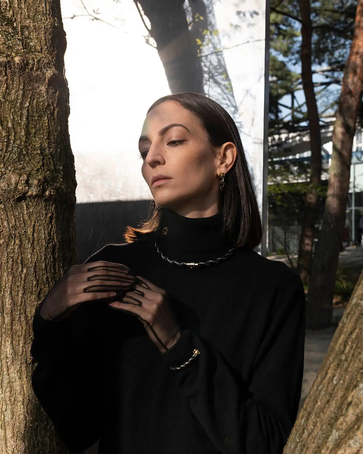 Elegant, klassisk og festlige handsker fra RHANDERS, fremstillet i italiensk mesh stof med inspiration fra vores historiske handsker fra 1960'erne.