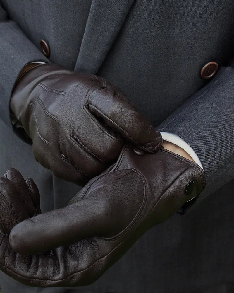 Leather gloves for men from RHANDERS, crafted from the finest lamb leather with touch technology for mobile use.