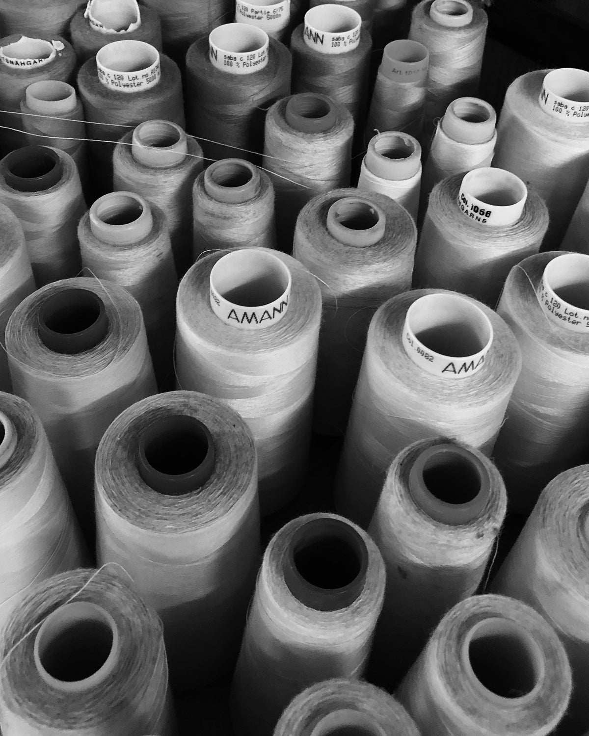 Disse armvarmere er håndlavet af Ole Nørgaard Hansen i Herning, Danmark.