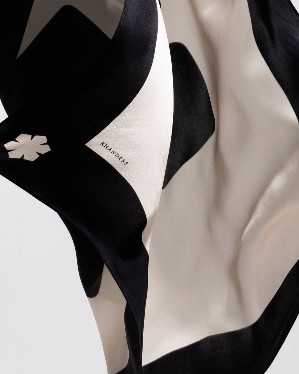 The Aida Scarf for women is a must-have item for everyday elegance.