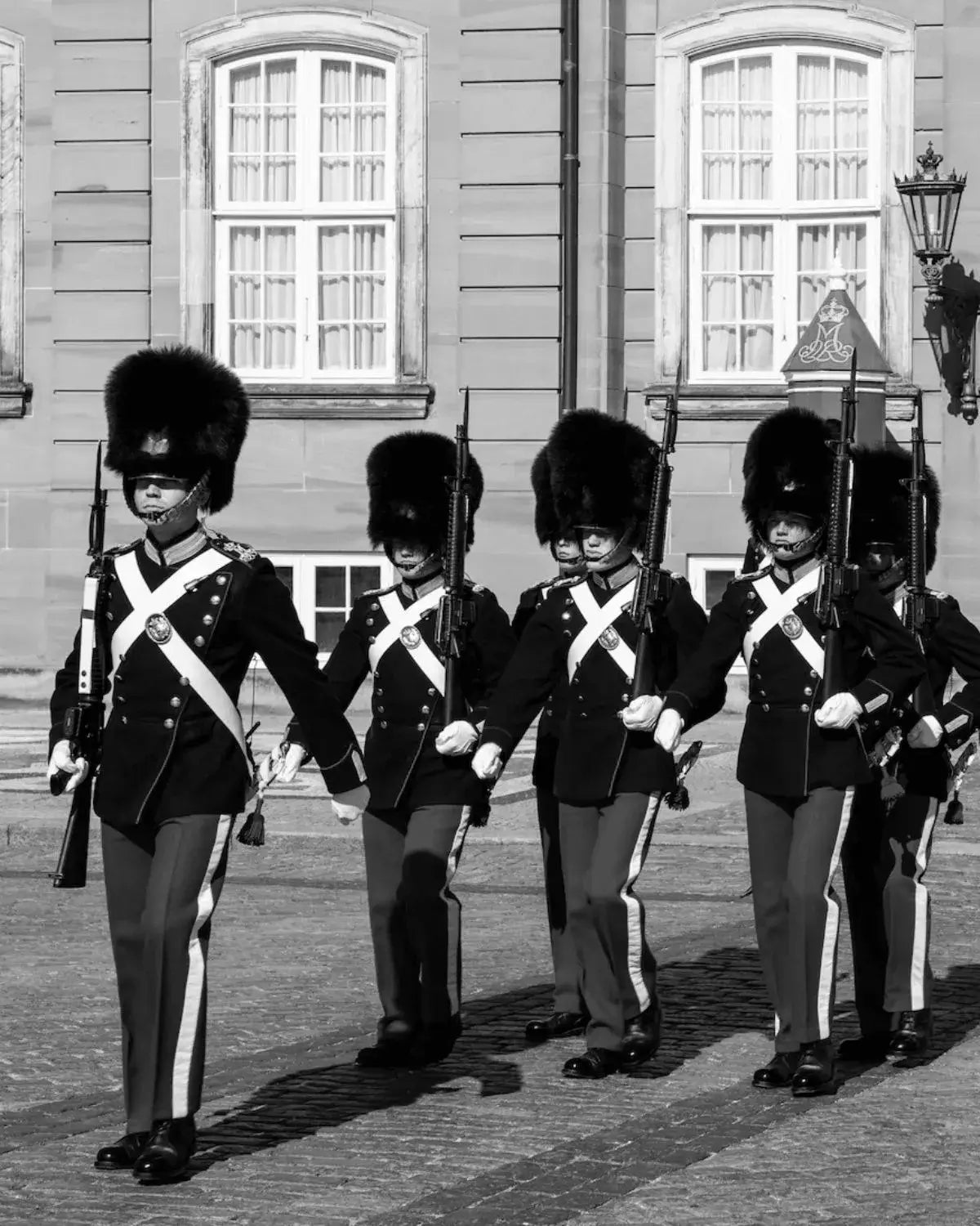 Meet the classic and timeless men’s glove from RHANDERS, Arthur. The gloves are crafted from lamb leather and adorned with 14 karat gold-plated Kalmus flower.