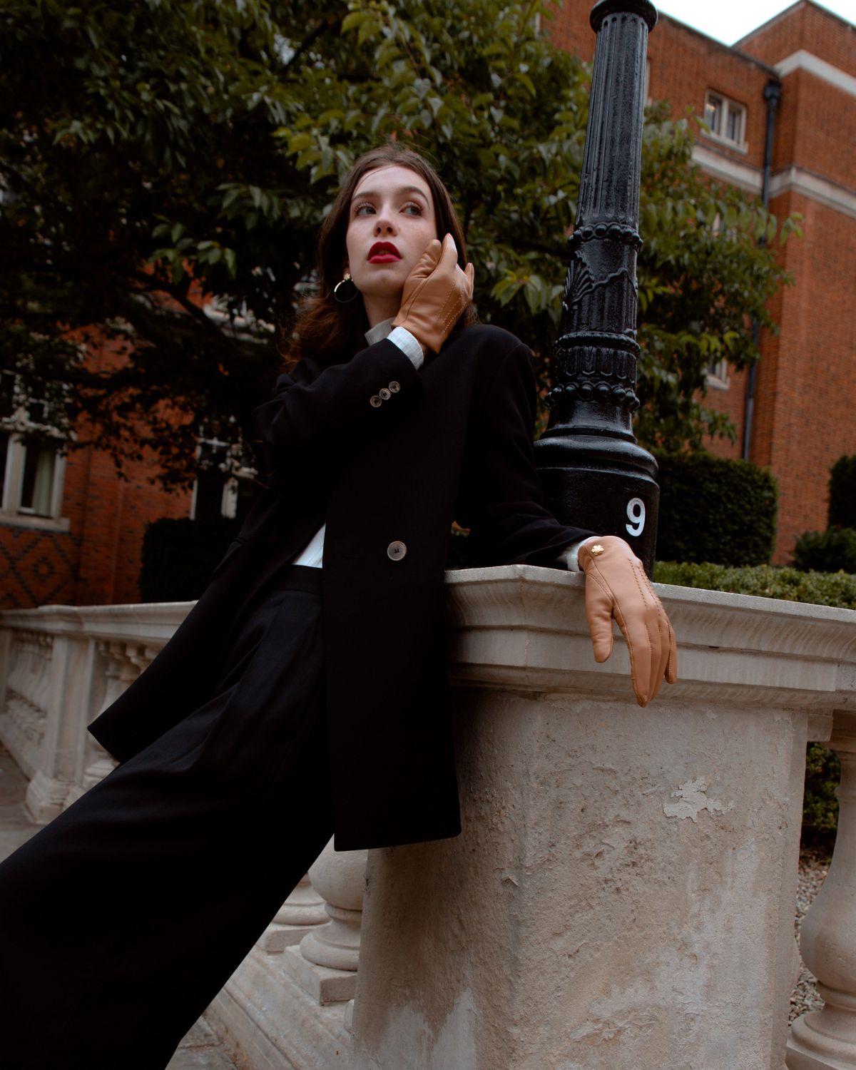 Feminine women's leather gloves "Cordelia" in camel with wool lining and touch from RHANDERS.