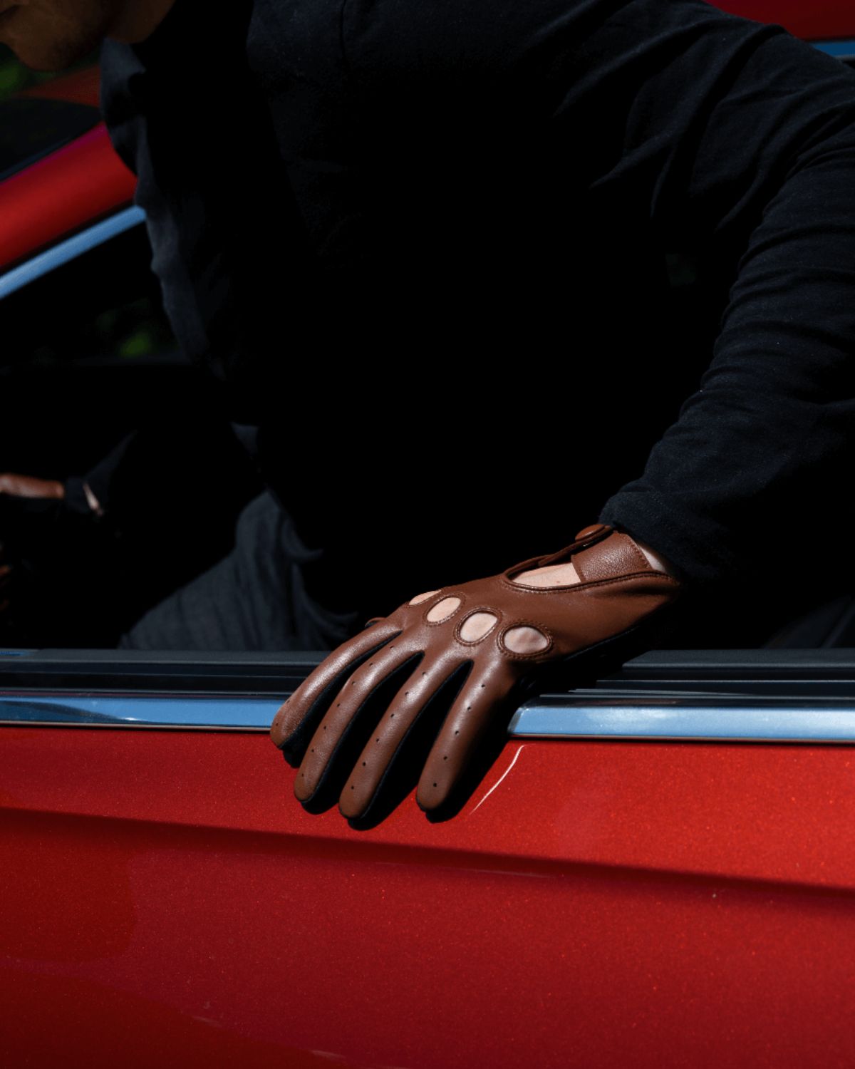 Frederik One-size kørehandsker til mænd fra RHANDERS. Klassiske og elegante handsker i farven cognac.