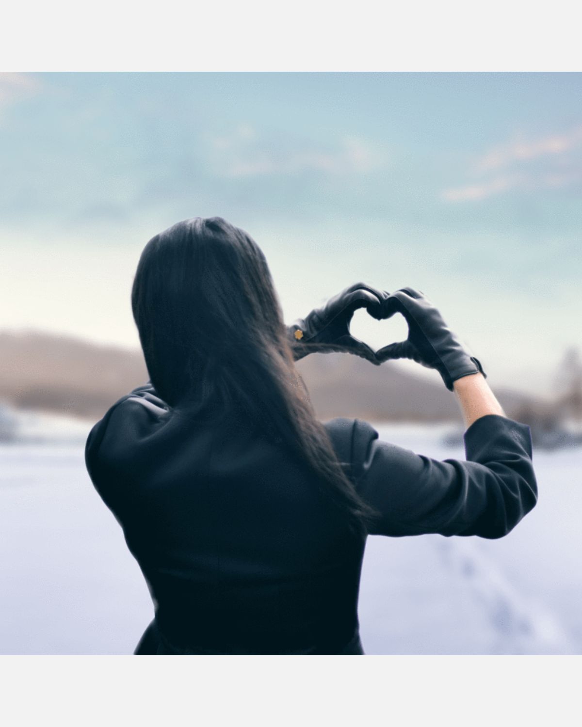 The Victoria One-size one hand women’s gloves from RHANDERS is crafted from lamb leather in the stunning colour black.