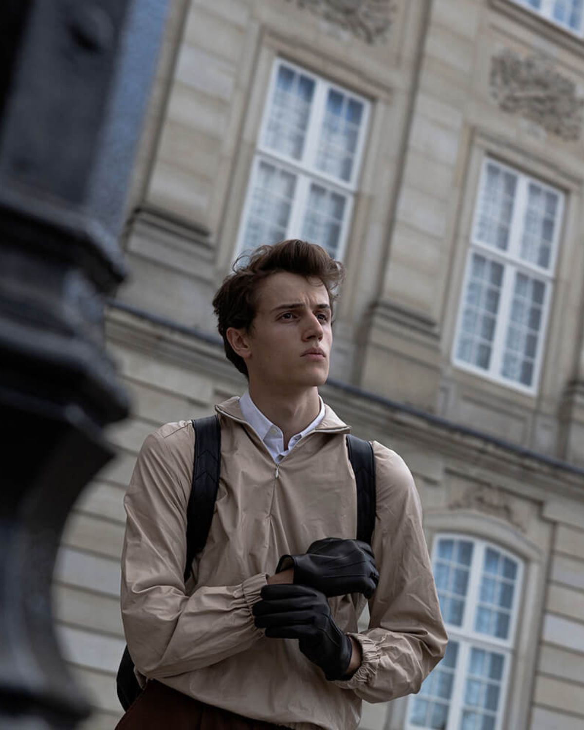 Klassisk og tidløs skindhandske til mænd fra RHANDERS, Winston - One Hand er foret med varm uldfor og moderne touch-teknologi.