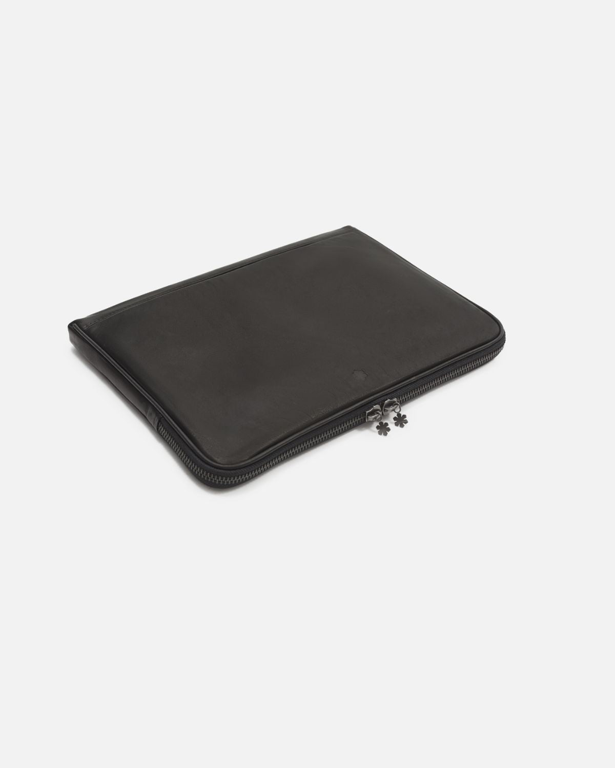 Klassisk og enkel sort computertaske i læder. Maks 13 tommer.