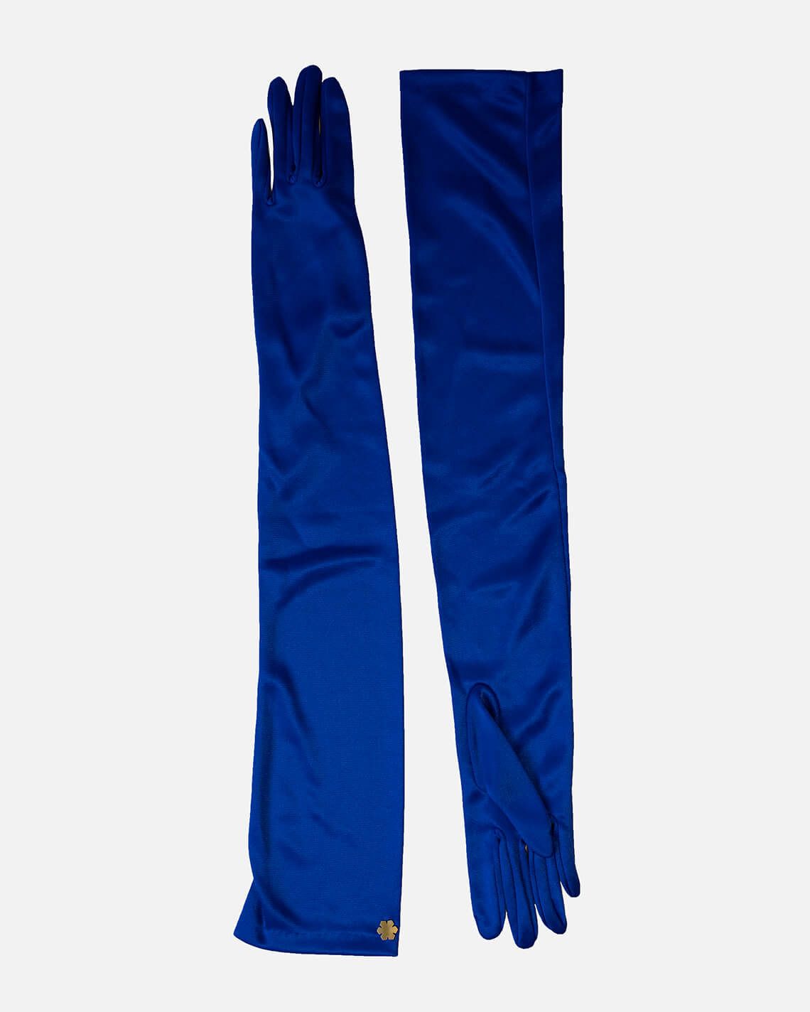 The “Sophia 16’’” shoulder-long satin gloves from RHANDERS takes you back to the elegance of Old Hollywood. She can be found in the stunning colour cobalt as she is full of glamour and party.