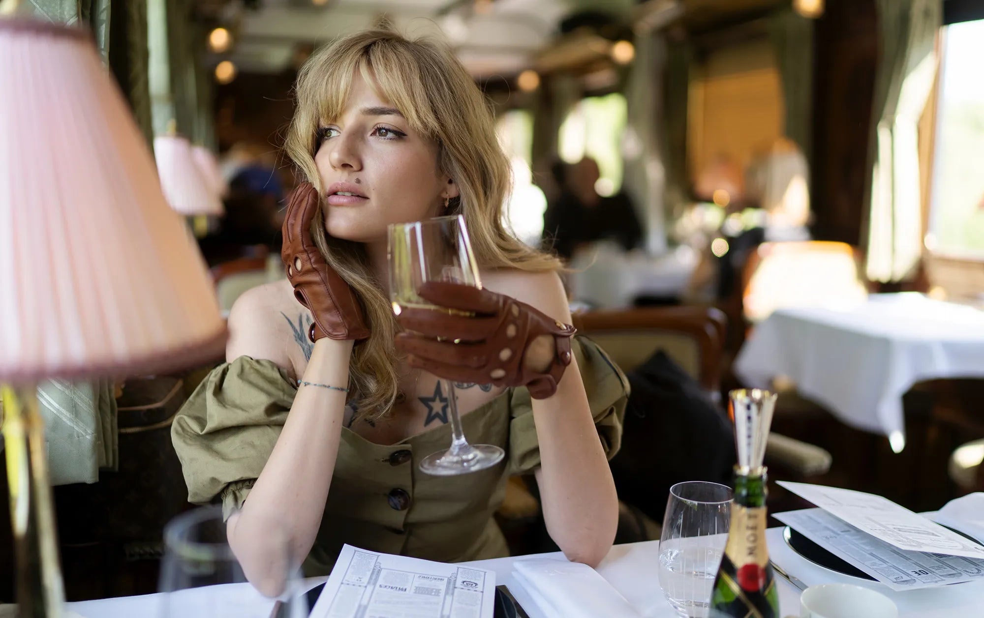 DRIVING GLOVES – WHERE CRAFTSMANSHIP, FUNCTION AND STYLE MEET