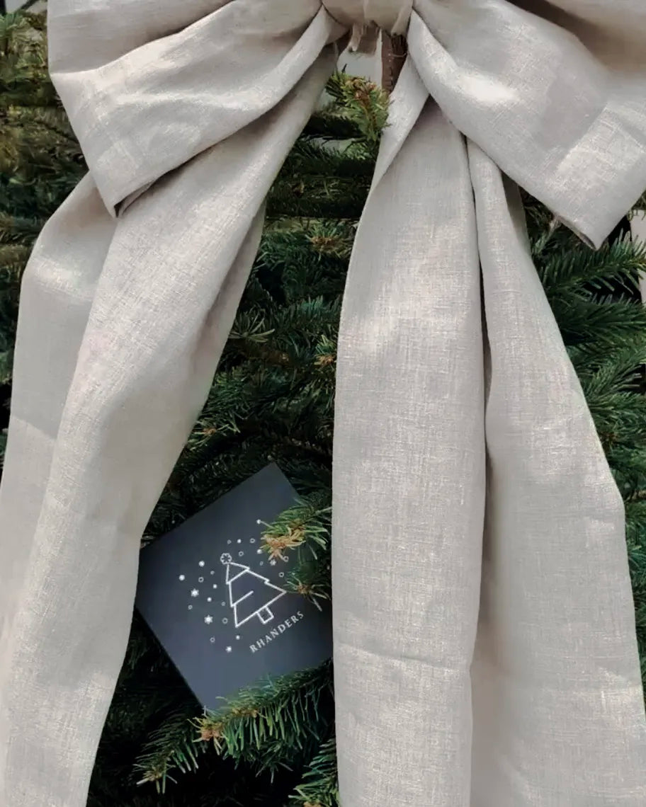 Dette års Adventskalender er fyldt med både traditioner og overraskelser pakket ind i fire smukke gaver fra RHANDERS.