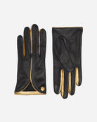 The Amelia gloves from RHANDERS i crafted from the finest lamb leather with cool silk lining. The gloves are designed with gold details and adorned with a 14 karat gold-plated Kalmus flower.