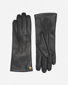 Cordelia from RHANDERS are crafted from the butter-soft lamb leather with wool-blend lining. The gloves are decorated with three points and a 14 karat gold-plated Kalmus flower.