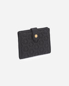 From RHANDERS, the Isabella Passport Holder is designed to be a passholder holder or everyday purse. 