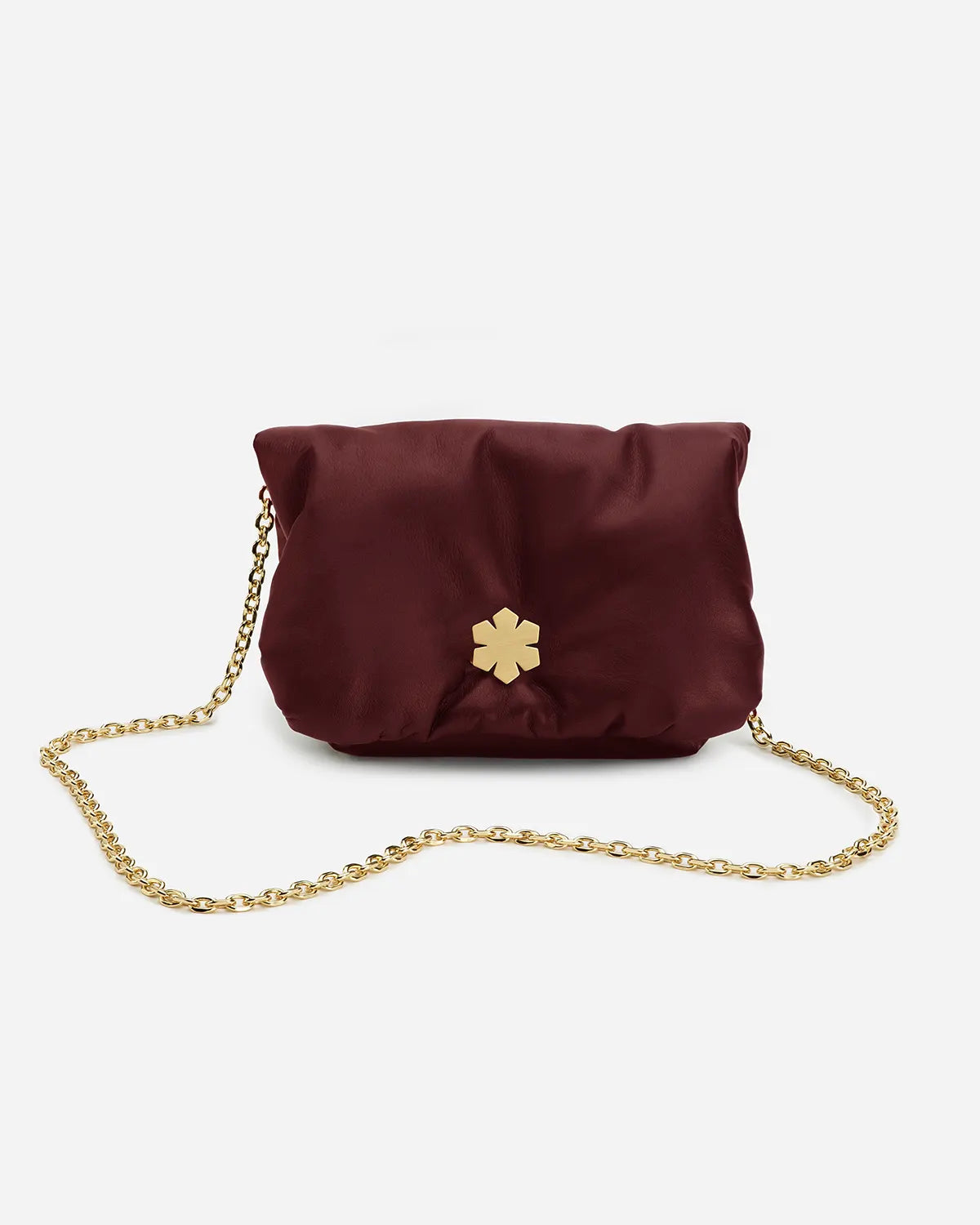 The Louisa Clutch Grand from RHANDERS is crafted from the most soft cape skind and is adorned with a Kalmus magnet on the front. All made in Denmark.