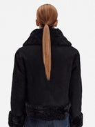 Pilot Jacket - Rulam er fremstillet i hånden på vores atelier i Randers, Danmark. Pilot Jacket er fremstillet af det fineste islandske rulam med detaljer som forgyldte Kalmus lynlåse, RHANDERS.
