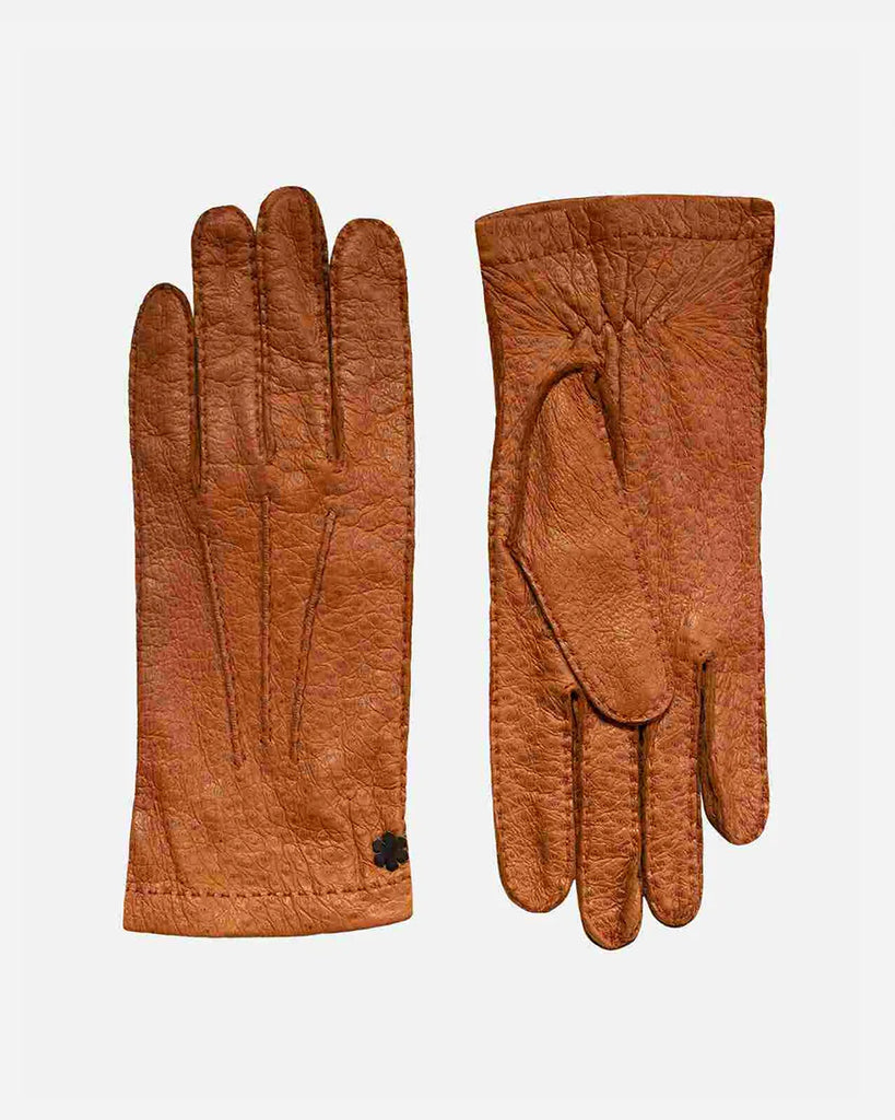 Sophisticated Cognac gentlemen's glove in the comfortable and durable peccary skin.