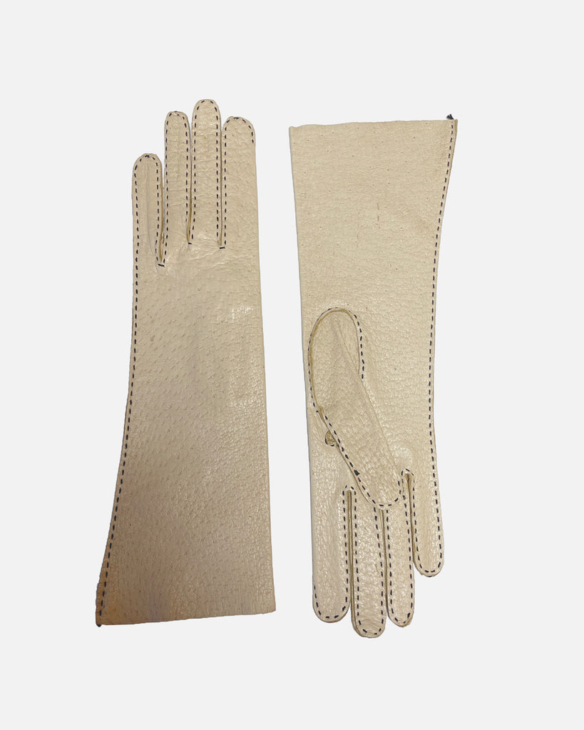 Unlined female gloves in white peccary leather from RHANDERS.