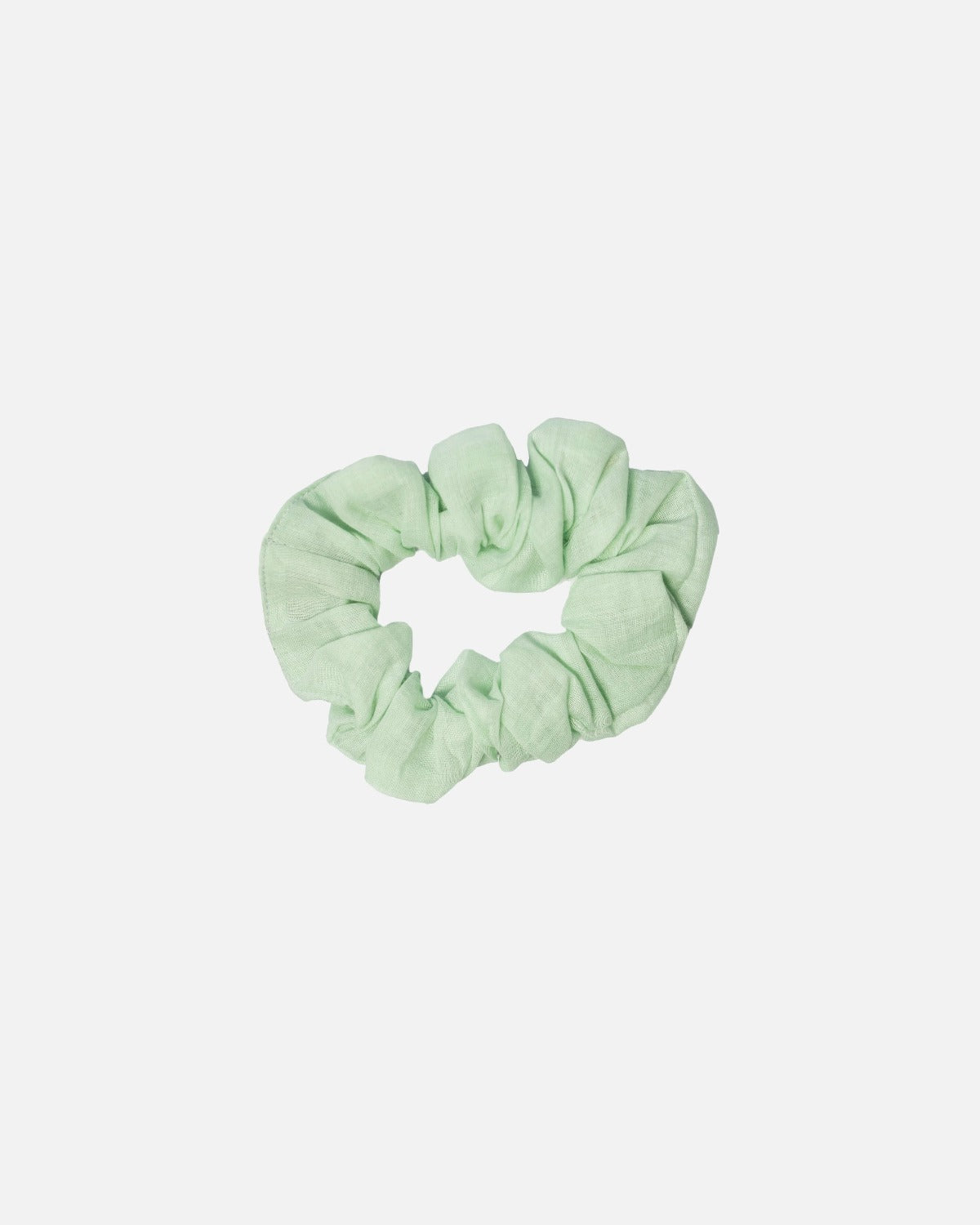 Bæredygtig scrunchie fra RHANDERS. Upcycled af restmateriale fra vores Botanical Kalmus Tørklæde.