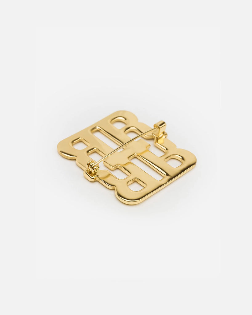 14K gold plated brooch from RHANDERS. Can be pinned to beautifully accentuate any outfit.