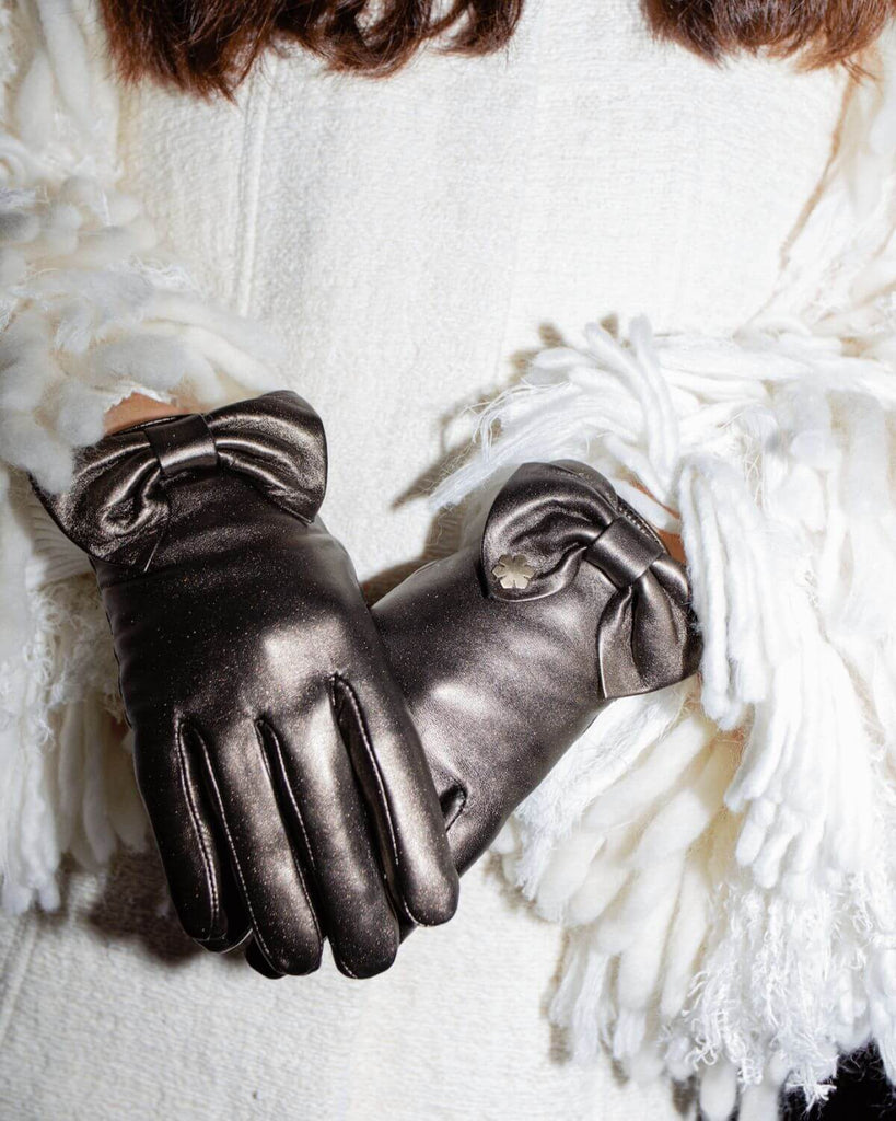 Tidløs skindhandske til kvinder med glimmer, sløje og fleecefor fra RHANDERS, Randers Handsker.