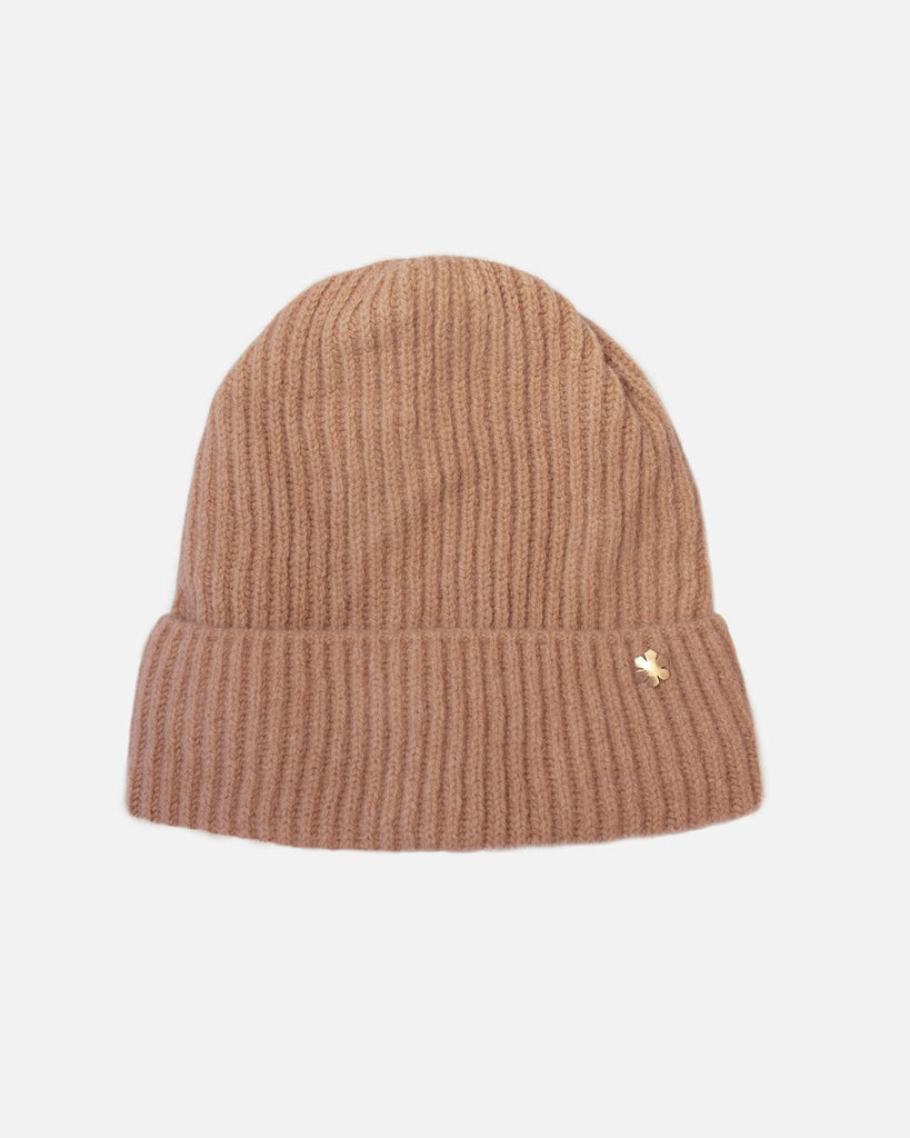 Classic beanie for women in the colour camel. Knitted in 100% wool.
