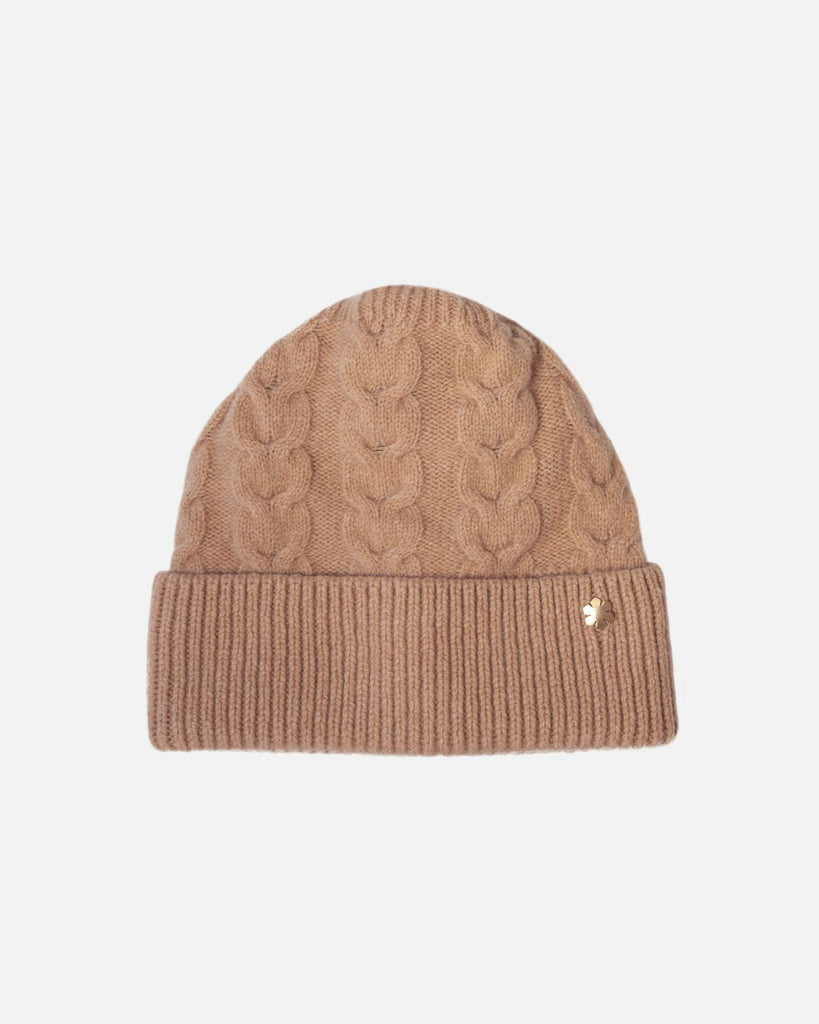 Soft and classic beanie, in the colour Camel. Made from 100% wool.
