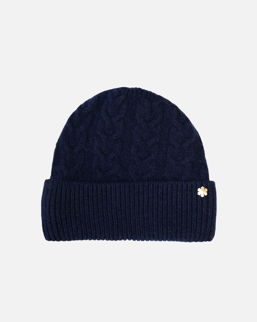 Soft and classic beanie, in the colour navy. Made from 100% wool.
