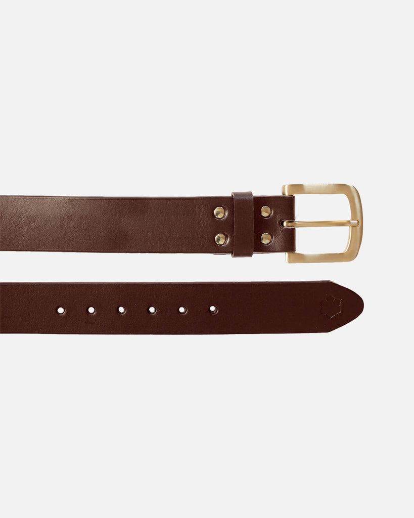 Classic and wide brown leather belt with gold buckle for women. Handcafted in Denmark.