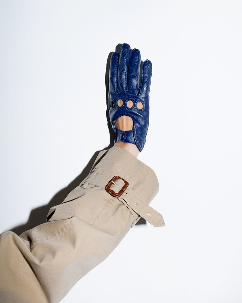 Classic driving glove in royal metallic from RHANDERS.