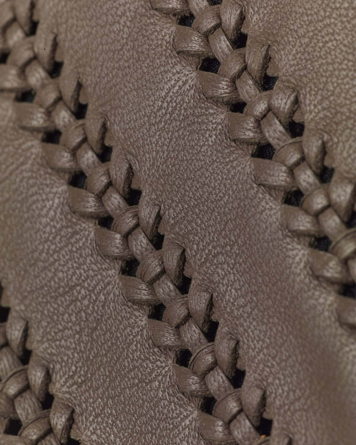 Elegant "EMMA" one-size glove for women in the colour taupe.