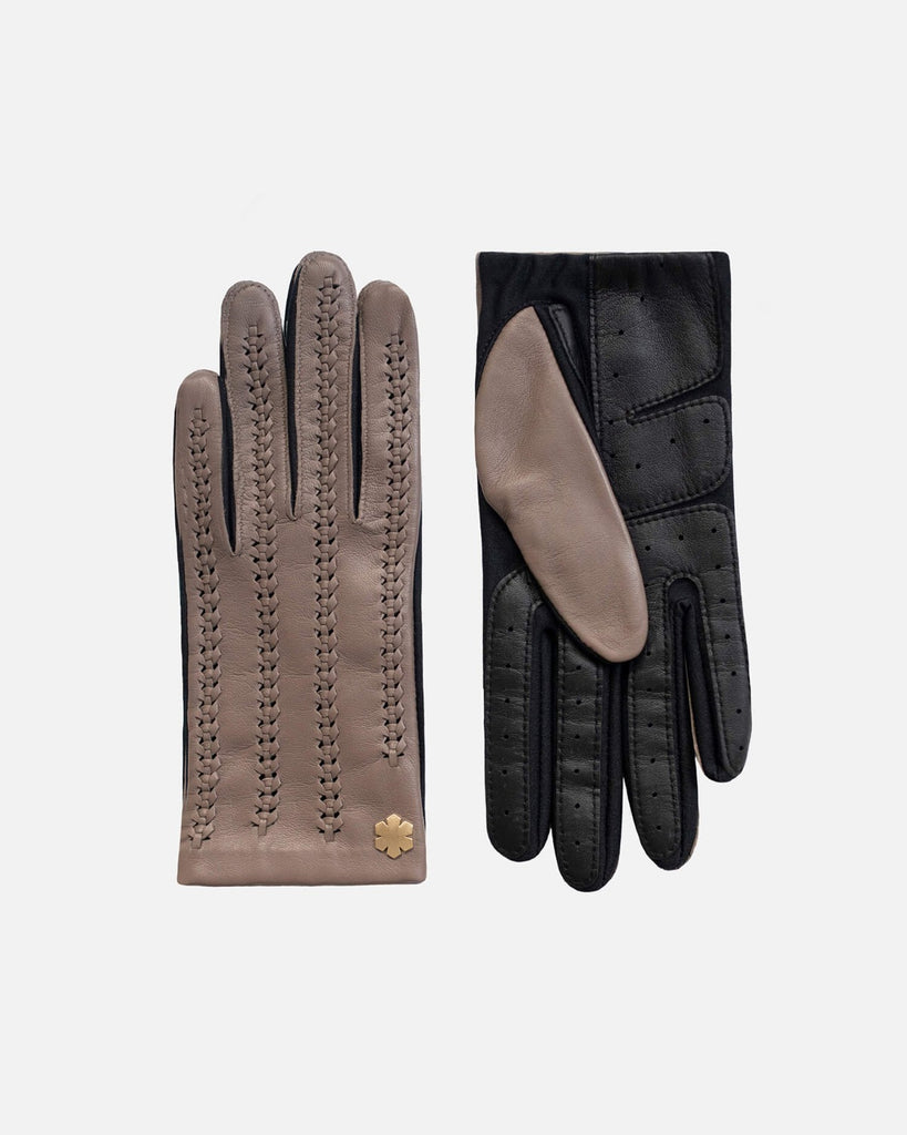 Let the "Emma" glove adorn your fingers with its braided look. One-size female leather gloves in taupe with touch from RHANDERS.