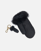 Cute gold keyring with a miniature mitten made of 100% double-face long-haired soft lamb.