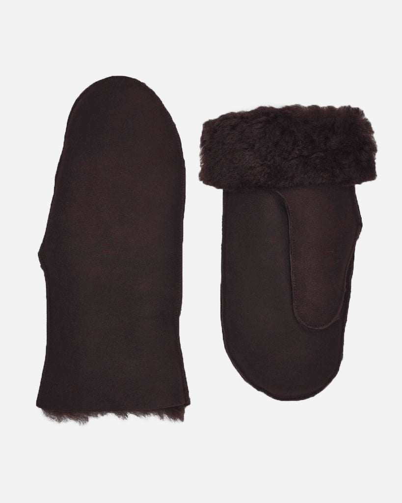 Warm and cozy winter mitten for women in brown double-face long-haired soft lamb, handcrafted at our RHANDERS atelier in Denmark.