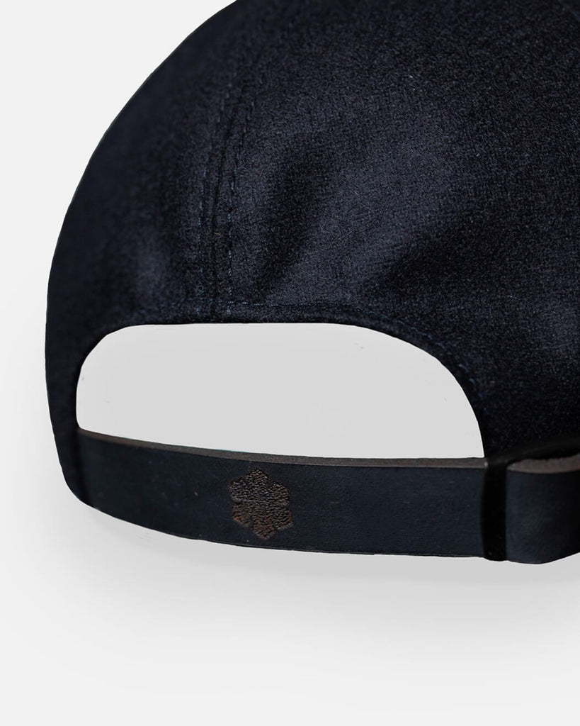 Premium black baseball cap with silk lining from RHANDERS.