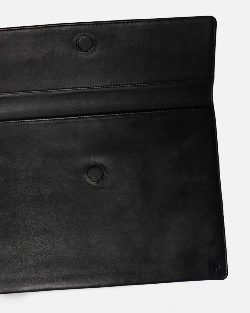 Super stylish Kalmus Computer Bag in leather for women.