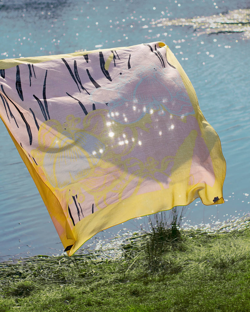 Sustainable women's scarf. Created by Mette Boesgaard in 100% organic cotton.