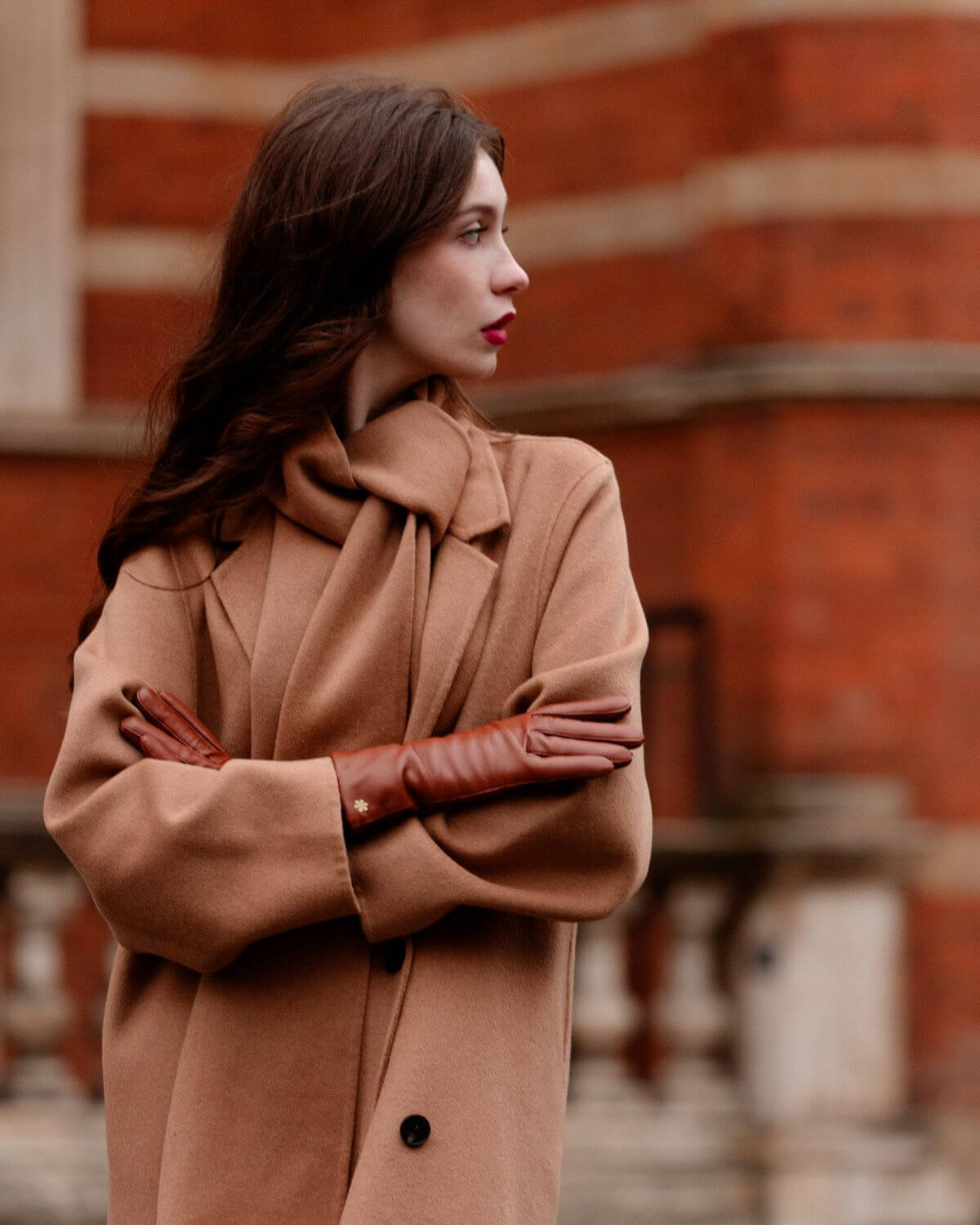 RHANDERS female leather gloves in cognac, with wool lining and touch.