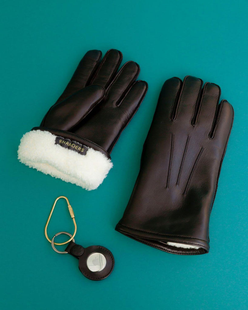 Classic men's leather glove "George GPS" in black lamb leather with warm lining and GPS tracking, RHANDERS.